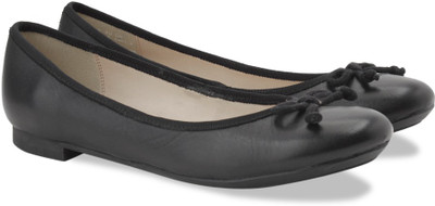 

Clarks CAROUSEL RIDE BLACK LEATHER Slip On shoes For Women(Black, Black leathe