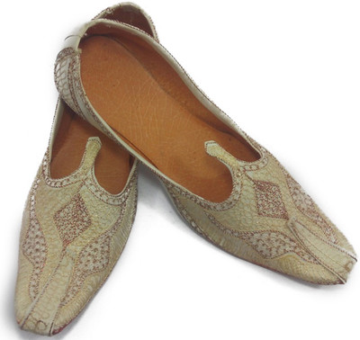 Rajsahi Jutis For Men(Tan, Cream