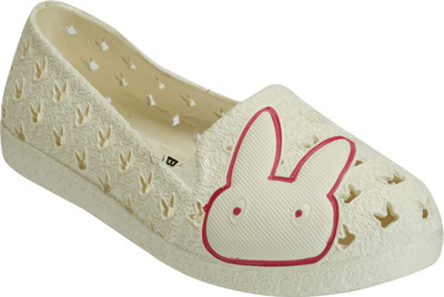 

Zachho Latest Fashion Loafers For Women(Beige, Cream