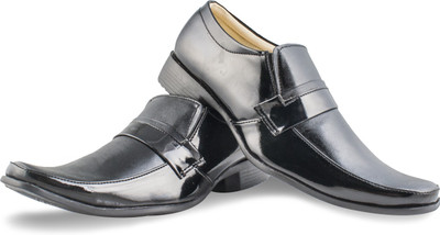 

Zapatoz Slip On Shoes For Men(Black