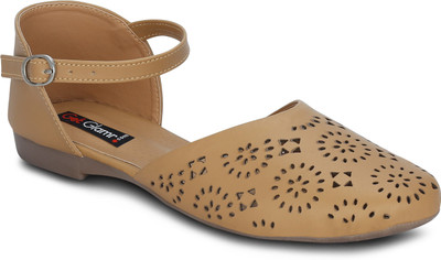 

Get Glamr Sansa Jutis For Women(Tan, Beige