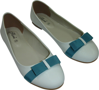 

Flora Close Bellies For Women(White, 02;white