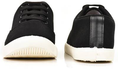 Navchetan Sneakers