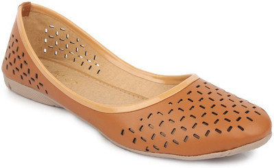 

Sindhi Footwear Comfortable Bellies For Women(Beige)