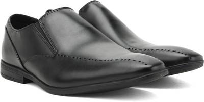Clarks Bampton Free Black Leather Slip On