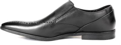 Clarks Bampton Free Black Leather Slip On