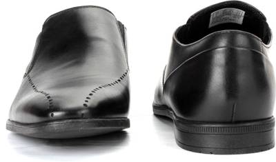 Clarks Bampton Free Black Leather Slip On