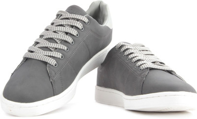 

United Colors of Benetton Men Sneakers For Men(Grey), 903
