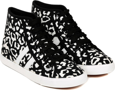 

TEN Black Fabric Shoes For Women(Black)