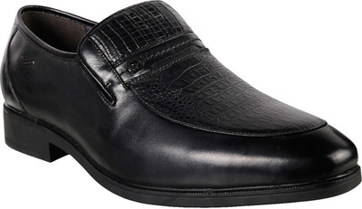 

Metro Davinchi Slip On For Men(Black, 11;black