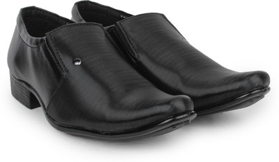 

Beonza Slip On Shoes For Men(Black)