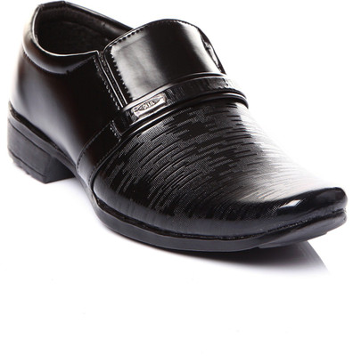 

Trilokani Boys, Black