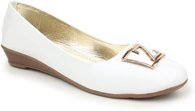 

Sindhi Footwear Venetian Bellies For Women(White)