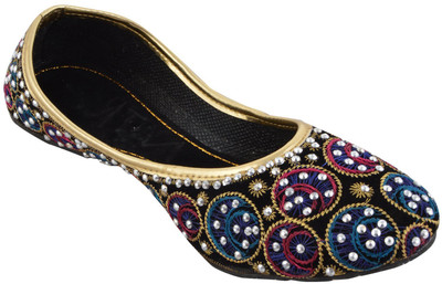 

Porcupine Rajasthani Traditional Jutis For Women(Black