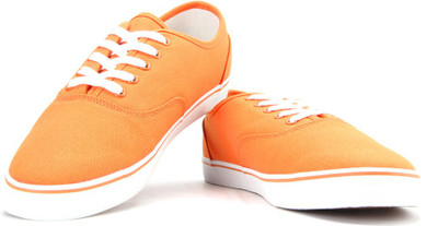 

United Colors of Benetton Men Sneakers For Men(Orange, 906