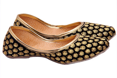 

Royal Collection Handmade Embroidered Appealing Casuals For Women(Black)