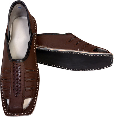 

Skillindia Men'S Leather 7013 Jutis For Men(Brown, Maroon