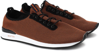 

United Colors of Benetton 16A8YESHFW94I Sneakers For Men(Orange, Black, 901