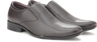 

Bata MARTIN SLIP Slip On Shoes For Men(Brown