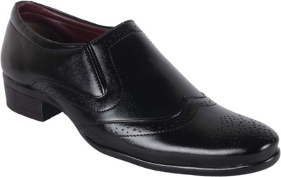 

1AAROW Slip On For Men(Black