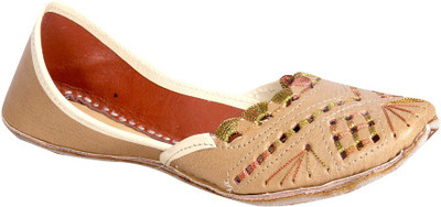 Panahi Embrodiered Punjabi Jutti with Leather Lining For Women(Tan