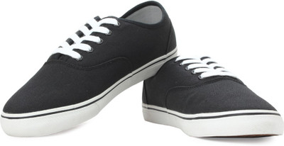 

United Colors of Benetton Men Sneakers For Men(Black), 901