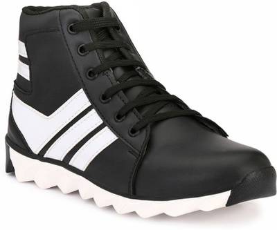 Braavosi Sneakers, Outdoors