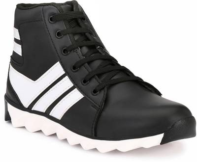 Braavosi Sneakers, Outdoors