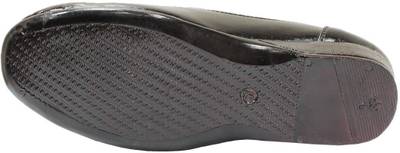 Snappy Black Formal Bellies Slip On Shoes