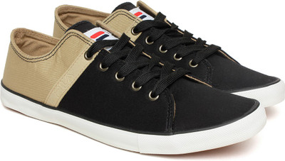 

Fila Canvas Shoes For Men(Black, Blk/bei