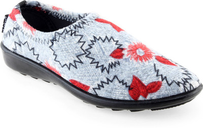 

Lancer Casuals Shoes For Women(Red)
