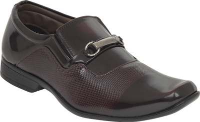 

Footista Vantage Slip On For Men(Maroon, Cherry