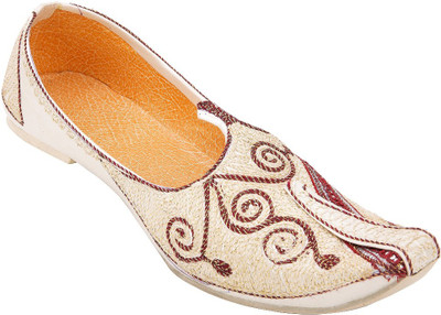 

Footrendz Splendid Jutis For Men(Beige), Maroon