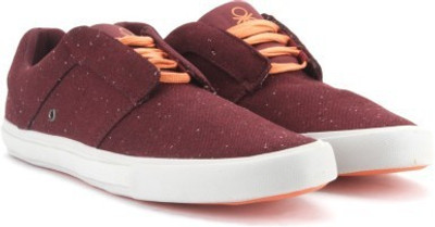 

United Colors of Benetton Men Sneakers For Men(Multicolor, 903