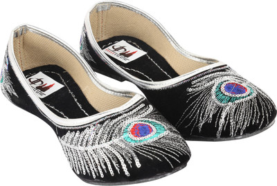 

Decot Paradise Jaipuri Prints Black Silver Flat Ethnic Footwear Bellies For Women(Black, Multicolor