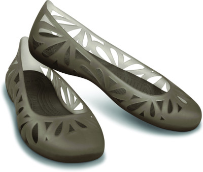 

Crocs Bellies For Women(Brown), 14936-22z