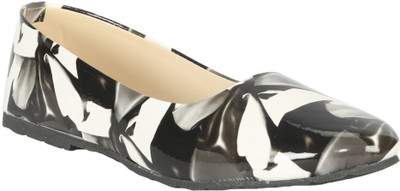 

Zachho Cool and Trendy HC223-WhiteBlack Bellies For Women(White, Black, White and black