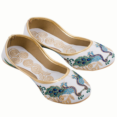 

Myra Beautiful Peacock Hand Embroidered Jutis For Women(White)