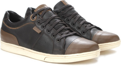 

Levi's Wharton Toe Cap Men Sneakers For Men(Brown
