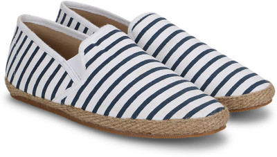 

Carlton London Mr.CL Mr.CL Casuals For Men(Black, White, Blue
