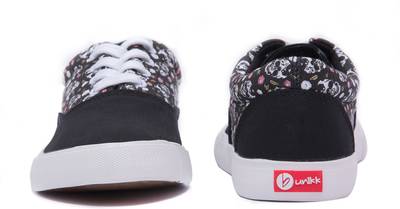 Bunikk Skulls Men Canvas Sneakers