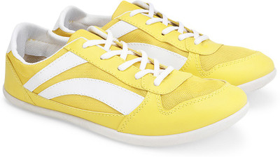 

Terravulc Men Canvas Shoes For Men(White, Yellow), Yellow /white