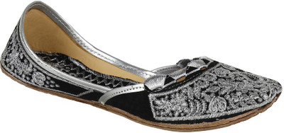 

Saashiwear Punjabi Jutis For Women(Black)