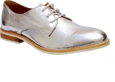 

Ilo Casuals For Women(Silver)