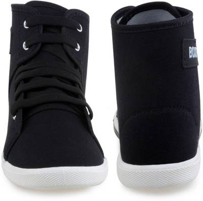 Gusto Casuals, Sneakers