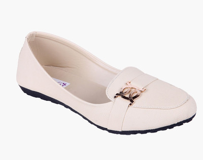 Goyal Cream Loafers For Women(Beige
