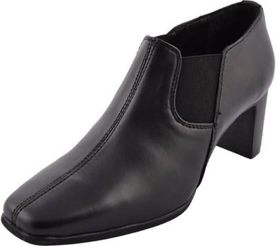 Ruro's Slip On Shoes