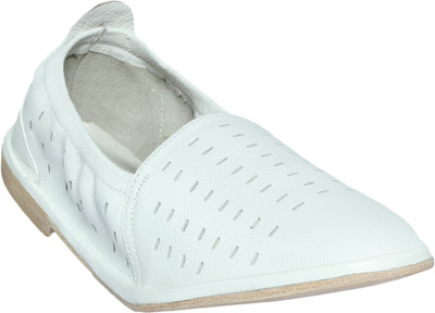 

Shoe Bazar Leather Sole Casual Shoes For Men(White