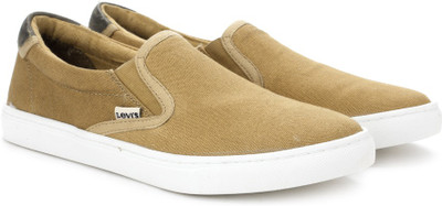 

Levi's CANVAS SNEAKER/SLIPON Men Loafers For Men(Brown
