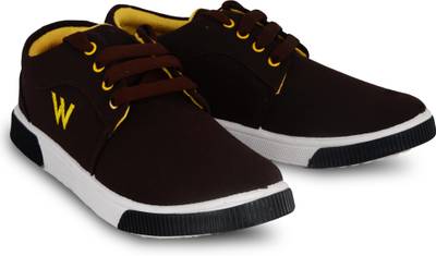 Navchetan Sneakers